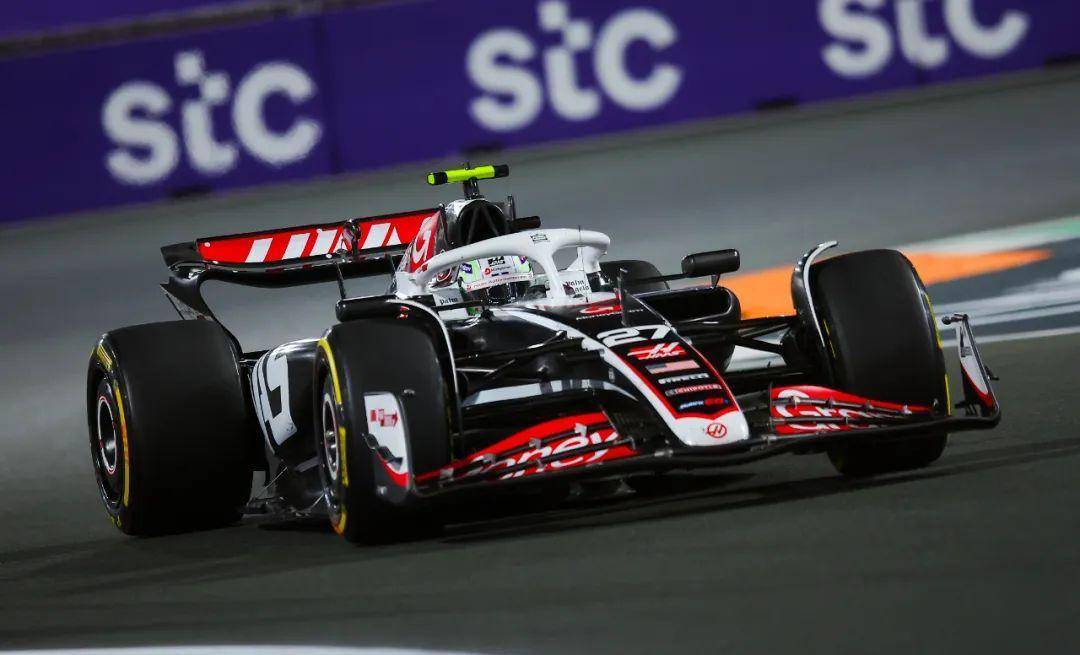 开云体育登录-哈斯车队险胜索伯车队，维斯塔潘扛起全队