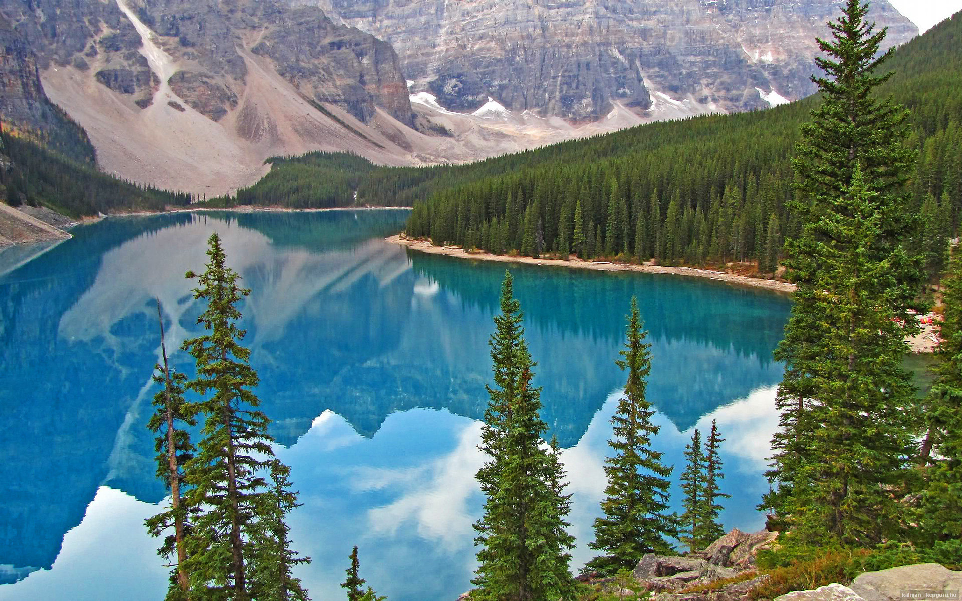 得分狂潮与个人英雄主义，爵士团队压制猛龙，浓眉球星独揽德甲争冠战